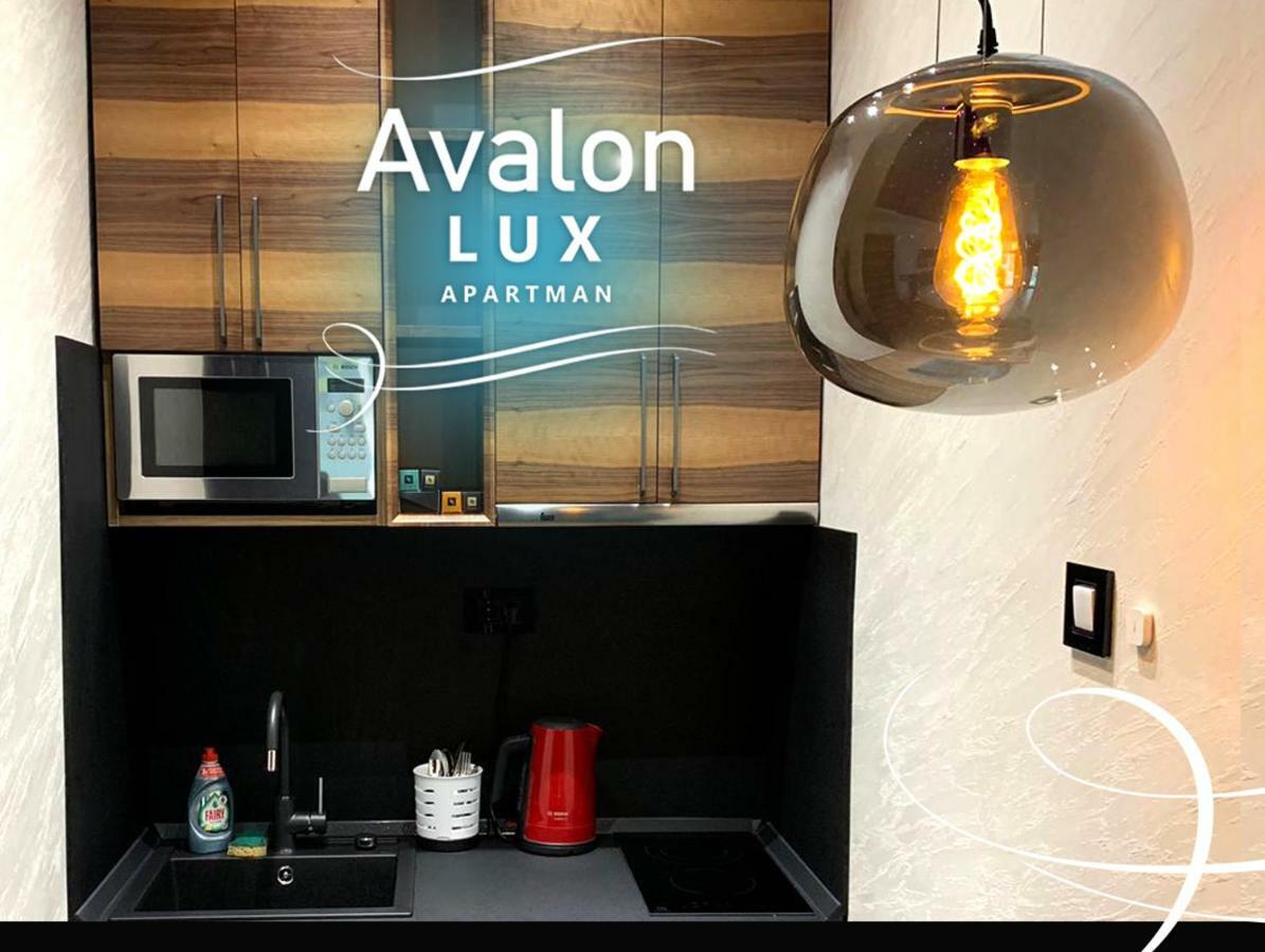 Avalon Lux Studio Apartment Нови Сад Екстериор снимка