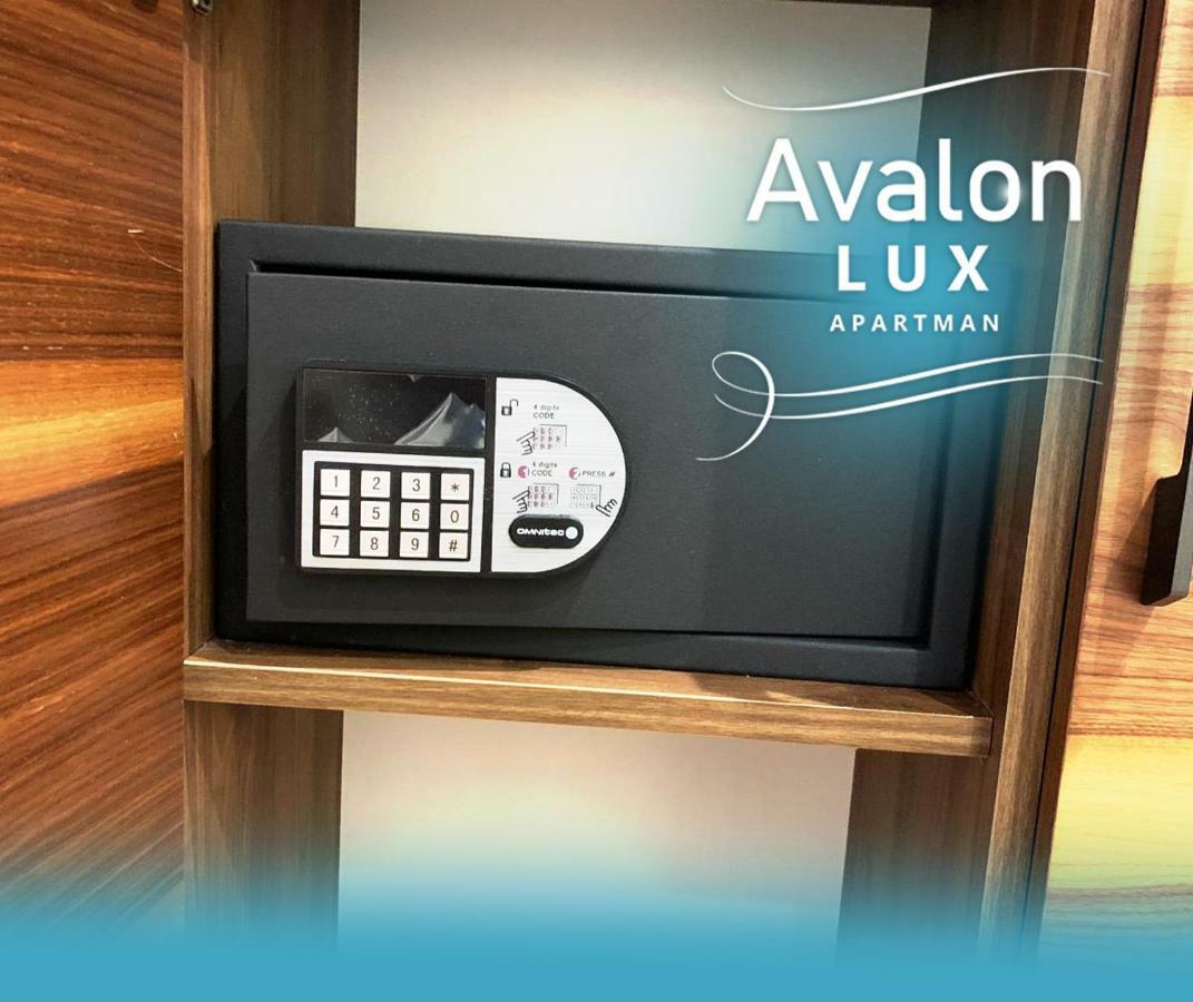 Avalon Lux Studio Apartment Нови Сад Екстериор снимка