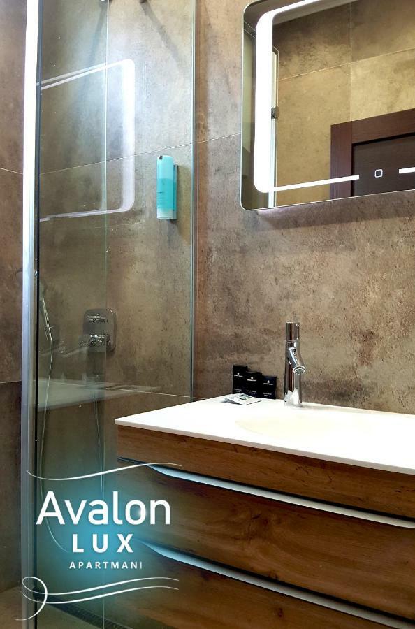 Avalon Lux Studio Apartment Нови Сад Екстериор снимка