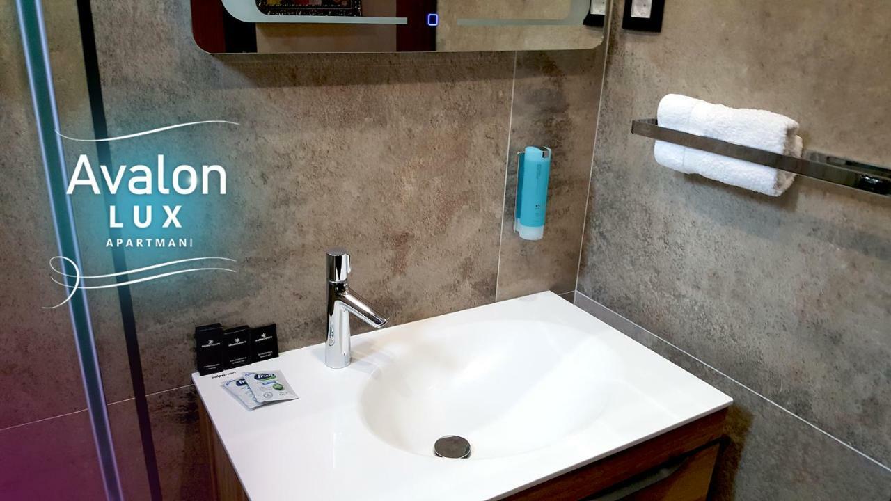 Avalon Lux Studio Apartment Нови Сад Екстериор снимка