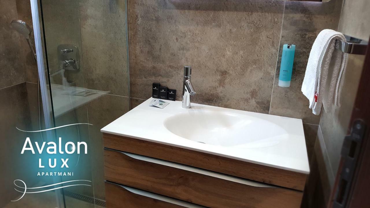 Avalon Lux Studio Apartment Нови Сад Екстериор снимка